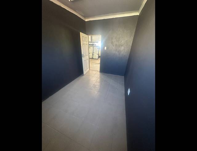 300M² WAREHOUSE TO LET IN WILLOWTON INDUSTRIAL